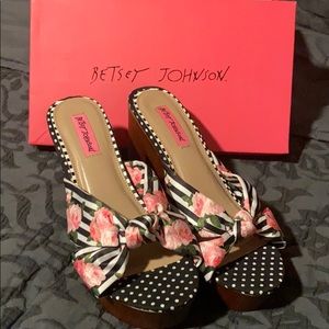 Betsy Johnson platform Moscow Mule Sandal